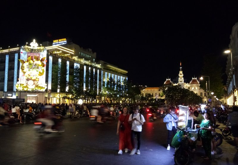Ho-Chi-Minh-Stadt am Abend