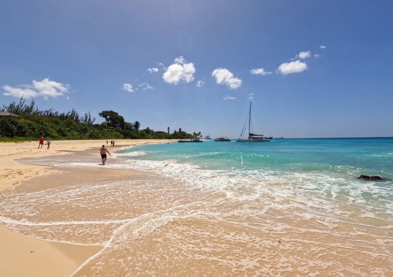 In Barbados auf eigene Faust an den Strand
