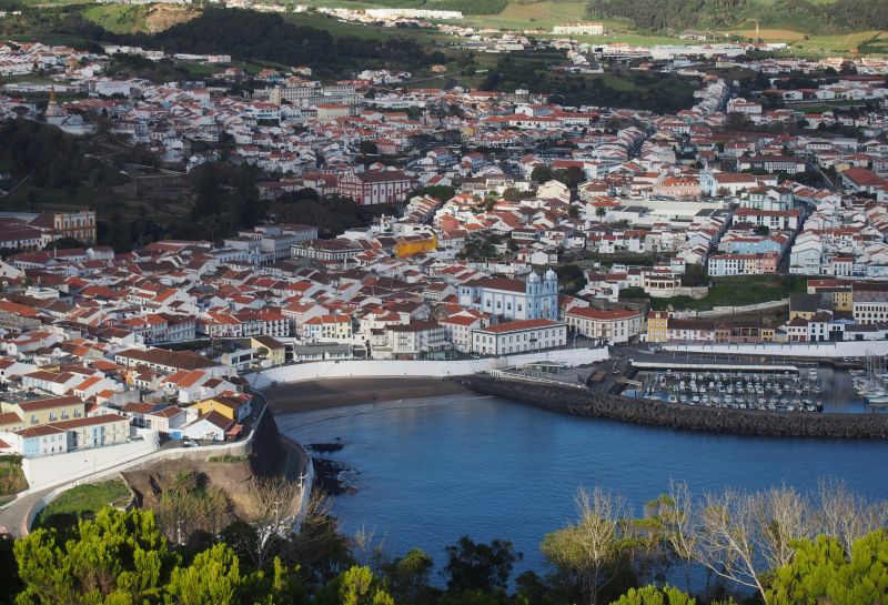 Blick auf Angra do Heroísmo
