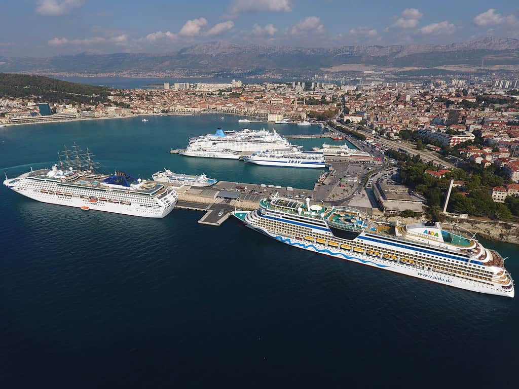 Blick auf Hafen und Stadt Split