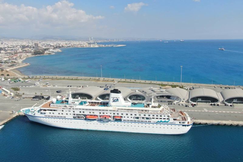 Blick auf das neue Kreuzfahrtterminal in Limassol