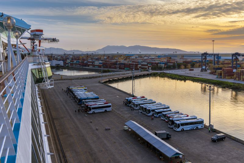Blick vom Schiff auf den Hafen von Phu My