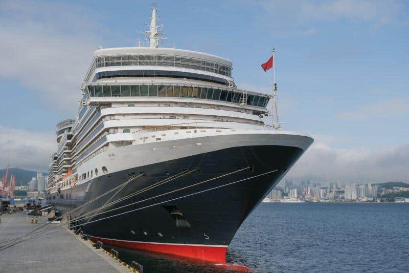 Cunards Queen Elisabeth in Busan