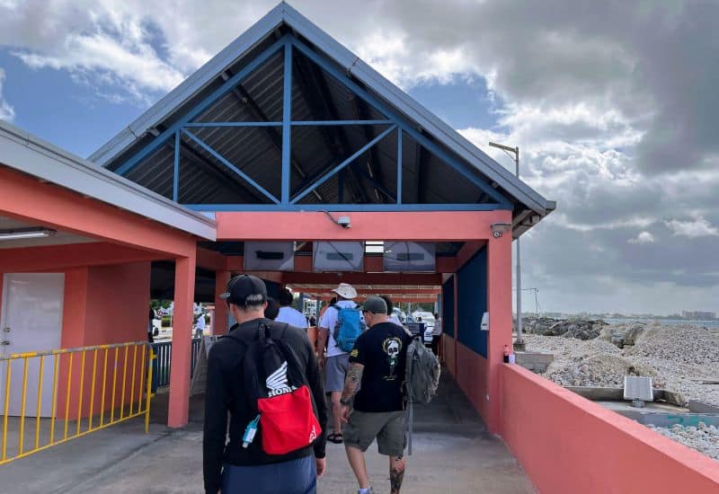 Das Taxi Dispatch Centre findet man außerhalb des Cruise Terminals