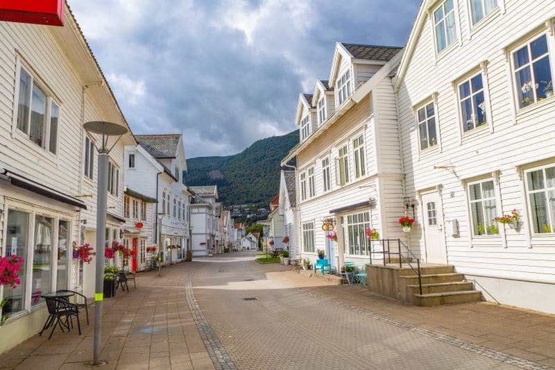 Das malerische Zentrum von Nordfjordeid