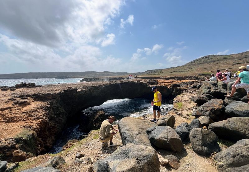 Baby Natural Bridge ist ein beliebes Landausflugsziel