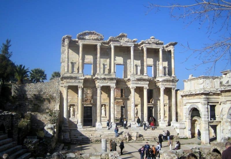 Die Celsus-Bibliothek an einem herrlichen Wintertag