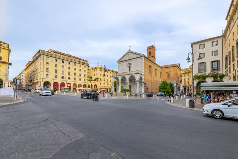 Die Via Grande und die Kathedrale von Livorno
