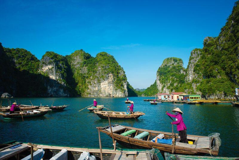 Die berühmte Halong-Bucht ist ein Weltnaturerbe