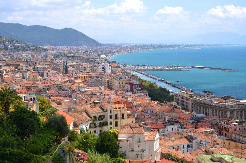 Ein schönes Panorama von Salerno