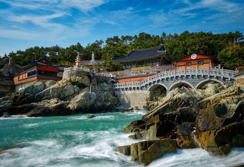 Der Haedong-Yonggungsa-Tempel liegt am Meer