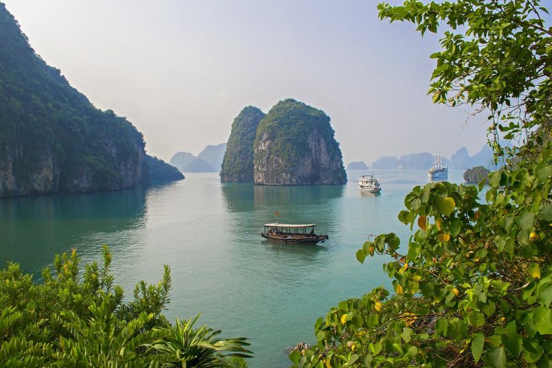 Boote in der Halong-Bucht