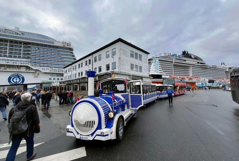 Hochbetrieb am Ålesund Cruise Terminal