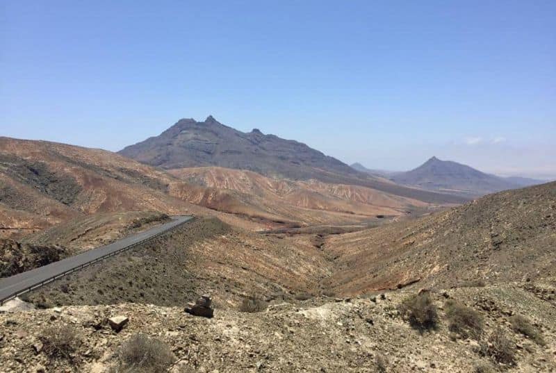 Unterwegs im trockenen Inselinneren von Fuerteventura