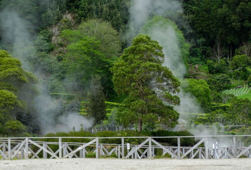 Nordufer des Kratersees Lagoa das Furnas