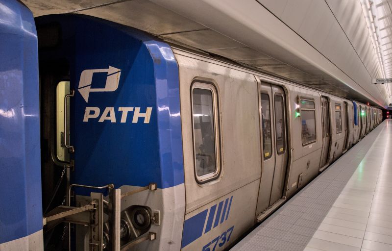 In Bayonne auf eigene Faust mit dem PATH Train nach New York
