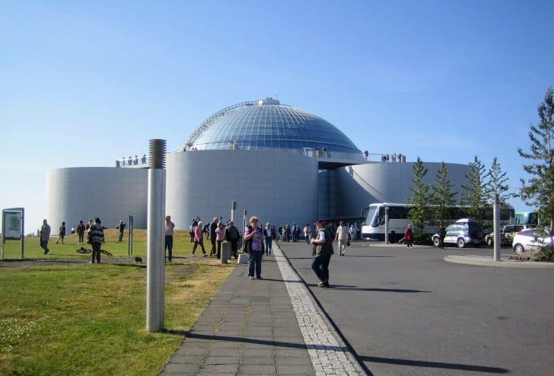 Perlan ist ein beliebtes Landausflugsziel