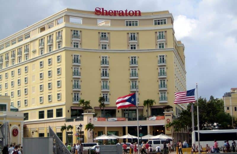 Das Hotel Rumbao war bis 2024 als Sheraton Old San Juan bekannt und liegt direkt bei Pier 3