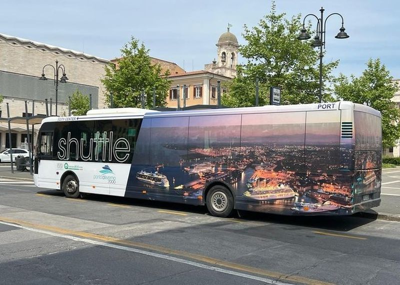Livorno auf eigene faust mit einem Shuttlebus erkunden