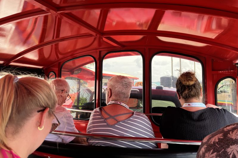 Unterwegs im Safaribus auf Tortola